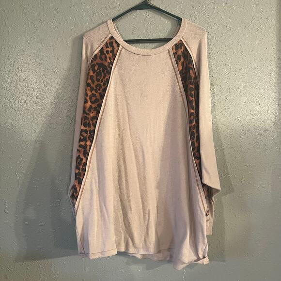 Now and Forever Sweaters - Now & Forever Womens 3X beige & Cheetah Oversized Sweater Shirt Blouse soft warm